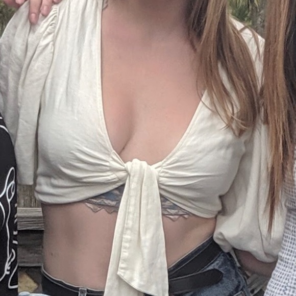 Urban Outfitters Crop Top - Picture 2 of 6